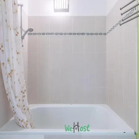 Charming Quiet With Balcony And Parking Apartment Dijon