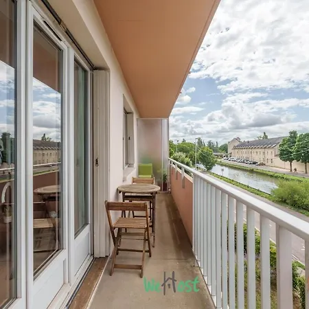 Charming Quiet With Balcony And Parking Apartment *