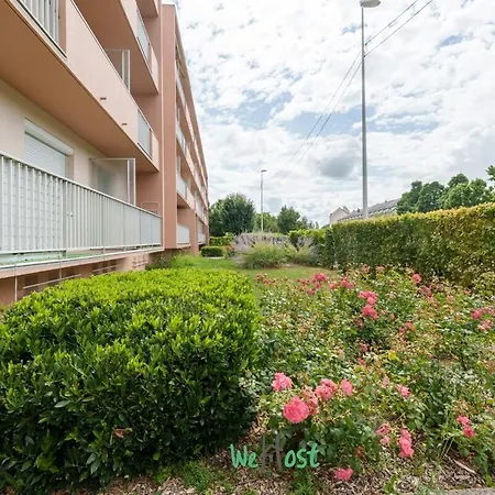 Charming Quiet With Balcony And Parking Dijon