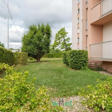 Apartment Charming Quiet With Balcony And Parking Dijon