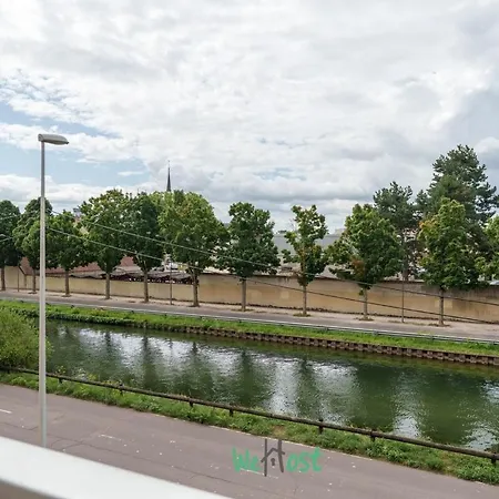 Charming Quiet With Balcony And Parking Apartment Dijon