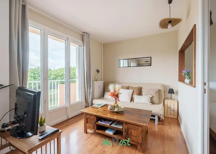 Charming Quiet With Balcony And Parking Апартаменты Дижон