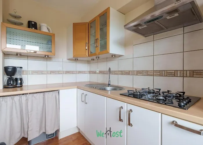 Charming Quiet With Balcony And Parking *