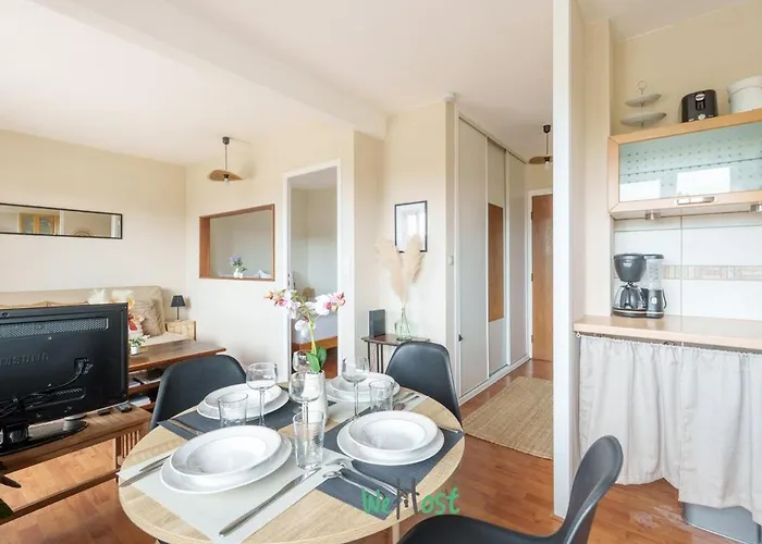 Charming Quiet With Balcony And Parking