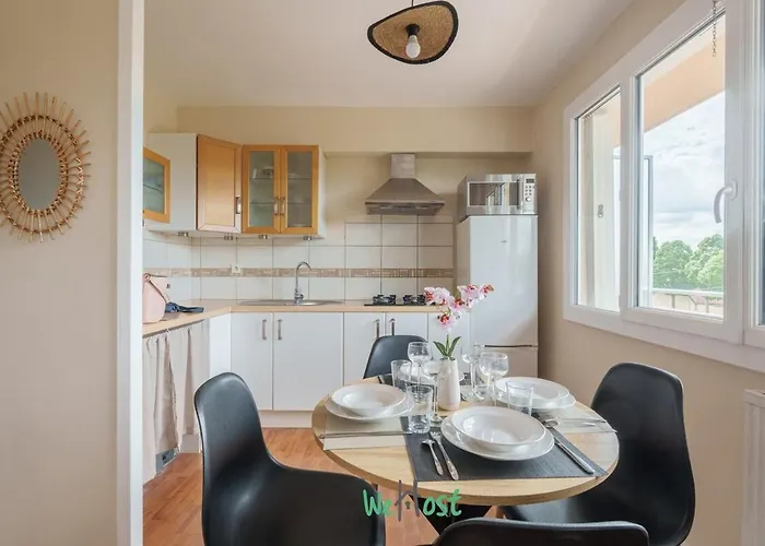 Charming Quiet With Balcony And Parking ディジョン