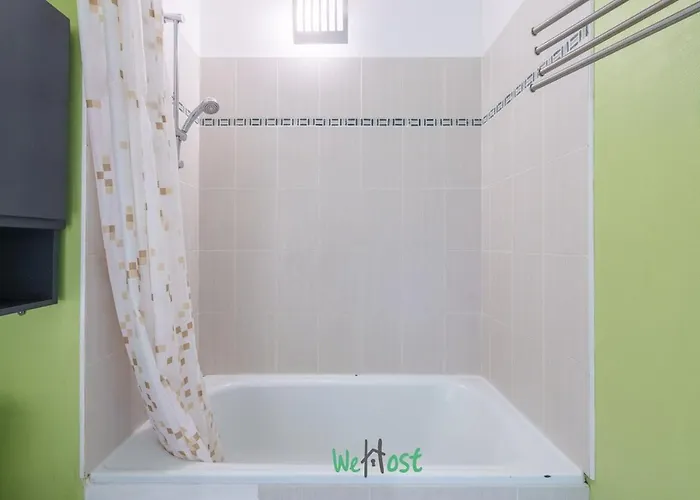 Charming Quiet With Balcony And Parking アパート ディジョン